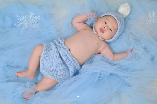 抚顺三个月宝宝挠耳朵 抚顺三个月宝宝挠耳朵